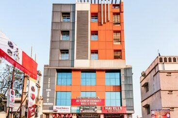 ホテル Oyo 27696 Jai Ganesh Banquet Hall & Rooms