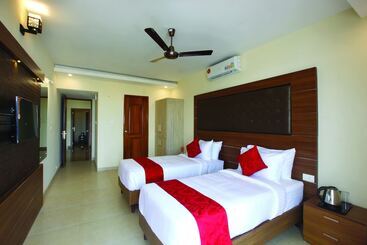 ホテル Laimar Suites