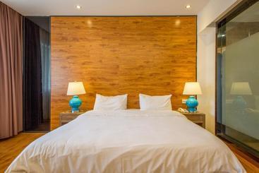 Otel Southeast Bay Holiday