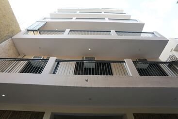 Oyo 28670 Hotel Dev Palace