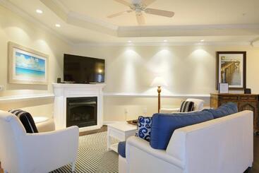 فندق Waterside Resort By Capital Vacations