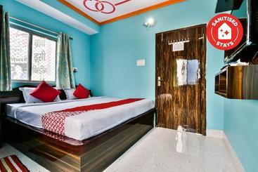 Отель Capital O 27616 Mega Royal