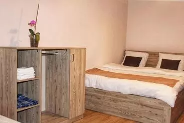 پانسیون Rooms 3
