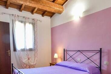 호텔 Agriturismo La Valle Dei Bronzetti