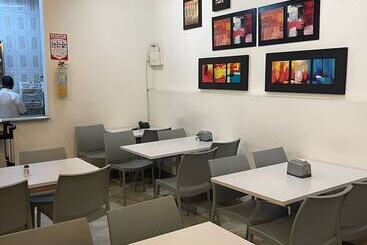 Отель Macedonia Plaza Medellin