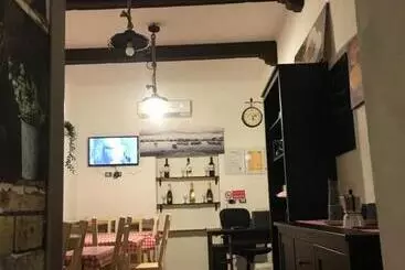 Aamiaismajoitus (B&B) Na Tazzulel E Cafe