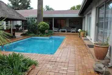 Pension House And Heart Guest House