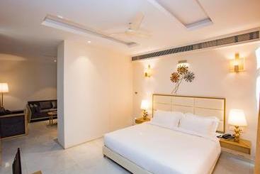 Sapphire Premium Hotel & Suite