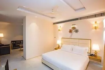 Sapphire Premium Hotel & Suite