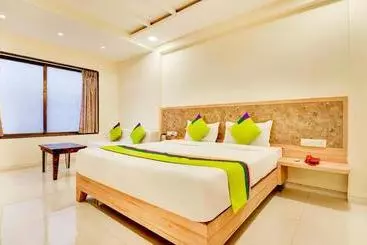 Hotel Treebo Trend Bright Plaza And Spa