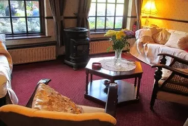 Bed and Breakfast Pond House