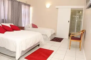 Majatalo Fomo Lodge