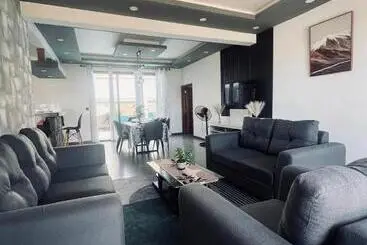 پانسیون Cloudview Villa