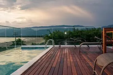 Pension Pousada Conca Di Mare   Restaurante   Pé Na Areia Com Serviço De Praia