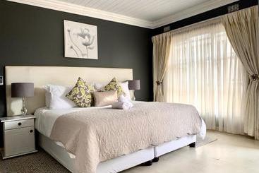 פנסיון Resthaven Guest House