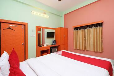 Otel Oyo 8238 Amar Bangla
