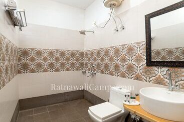 Отель Ratnawali Camps