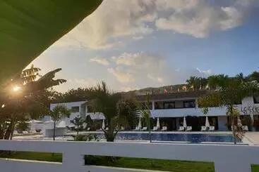 هتل Oasi Encantada   Beach Resort