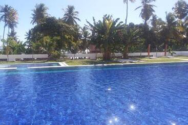 هتل Oasi Encantada Beach Resort