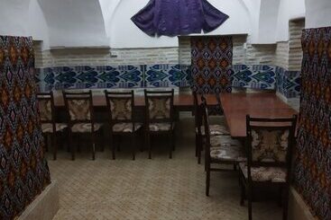 בית מלון כפרי Ohun Caravan Sarai 19 Century Hostel