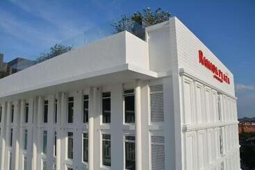 Hotel Ramada Plaza By Wyndham Chao Fah Phuket