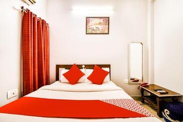 בית מלון כפרי Govindam Plaza