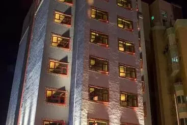 ホテル Flowery Holiday Suites