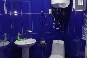 تختخواب و صبحانه Sanmari