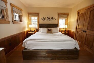 旅馆 Seesaw's Lodge