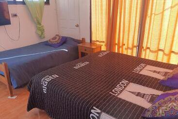 هاستل Hostal Pampaloja