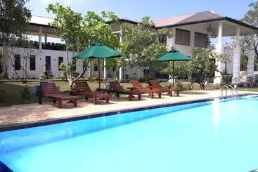 ホテル Four Points Resort   Anuradhapura