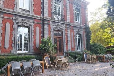 Bed and Breakfast Château Lambert Moulinsart Hotel, Shuttle Airport, Long Term Parking, Snooker, Large Terrasse, Dinne
