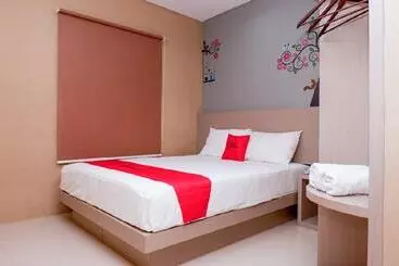 Pensione Reddoorz Near Java Supermall Semarang