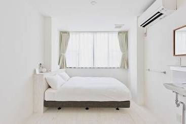 פנסיון Stay & Wash