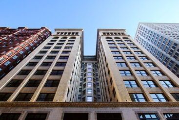 هتل Saint Louis, Autograph Collection