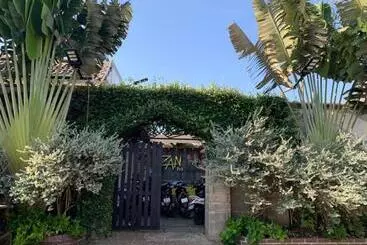 هتل آپارتمان Zan Homestay