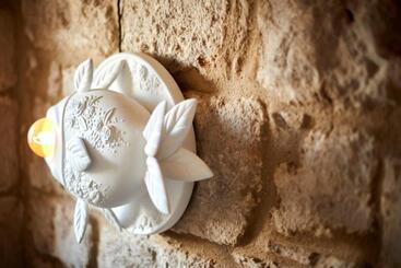 تختخواب و صبحانه Aquamarea