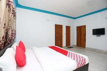 Hotell Oyo 15504 Maa Banadurga Guest House
