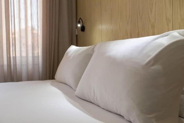 پانسیون The Gate