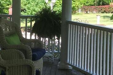 Martha's Vineyard B & B