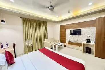 Sea View Roof Top Hotel Kuber Puri