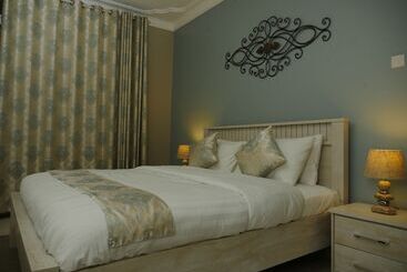 هتل Ivory Castle Limited