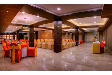 Udaan Clover Hotel Banquet & Spa