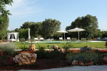 مبيت وإفطار Villa De Luxe Avec Piscine   Trullo Ulivi Al Sole