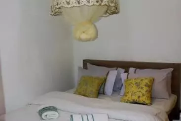 تختخواب و صبحانه Salient Guest House