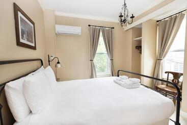 Pine Cottage Bed & Breakfast