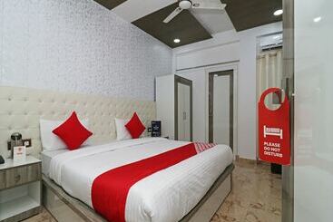 Hotel Capital O 13722 Walnut Inn