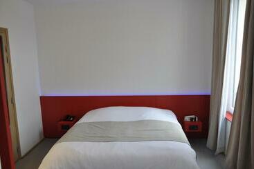 ホテル Les Tonnelles