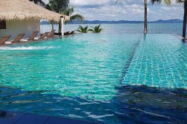 Sunrise Beach Resort