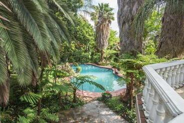 بنسيون Meraki Country Manor